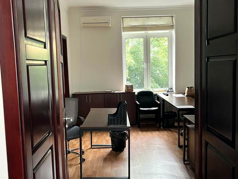 комерційна за адресою Київ, Євгена Чикаленка вул. (Пушкінська), 20