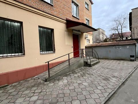коммерческая по адресу Українська, 5