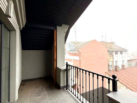 будинок за адресою Івана Крилова вул.