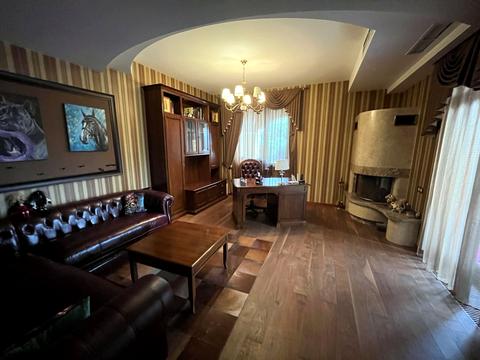 будинок за адресою Академіка Кримського пров.