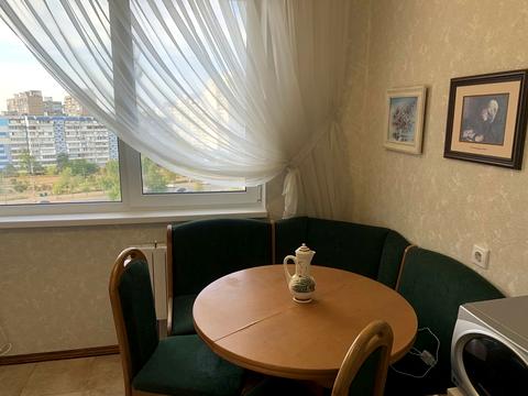 квартира за адресою Червоної Калини просп. (Володимира Маяковського), 8-Б