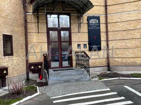 комерційна за адресою Рибальська вул., 22