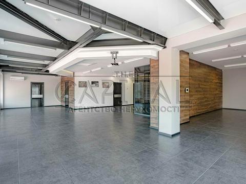 комерційна за адресою Павла Тичини просп., 18-Б