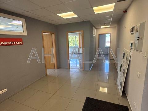 комерційна за адресою Казимира Малевича вул. (Боженка), 68Е