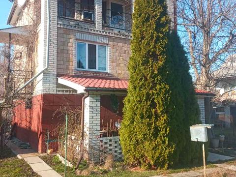 будинок за адресою Озерна