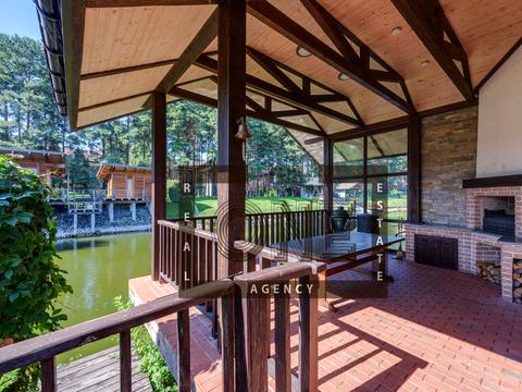 будинок за адресою с. Романків, вишневая