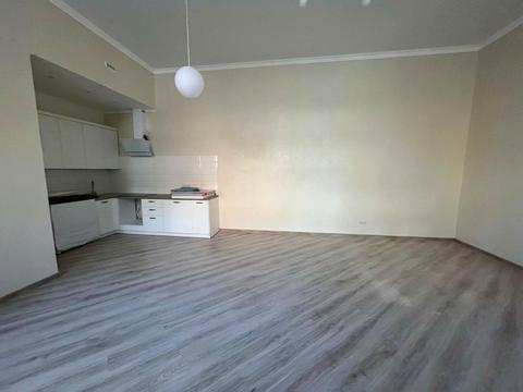 комерційна за адресою Марії Литвиненко-Вольгемут вул., 25