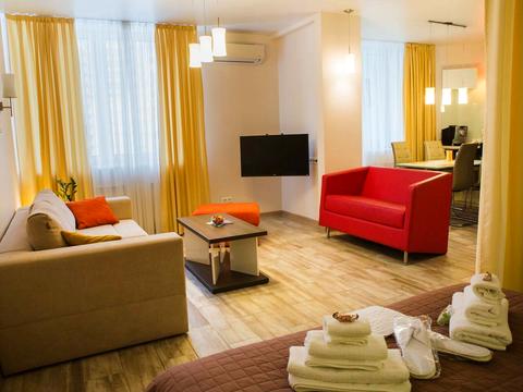 квартира за адресою Анни Ахматової вул., 30