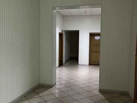 комерційна за адресою Степана Чобану вул. (Добровольського), 1