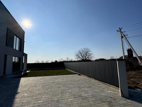 будинок за адресою с. Сторожниця, Рівна, 1-а