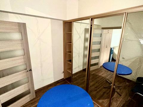 комерційна за адресою Університетська вул., 2-Ю