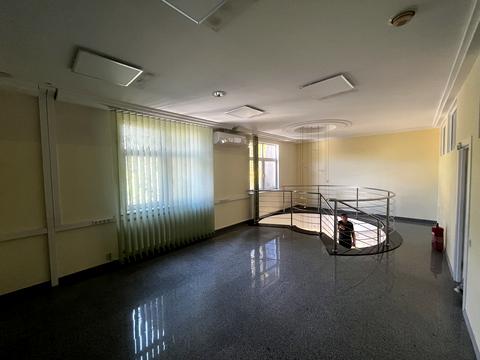 коммерческая по адресу Владимира Моссаковского ул. (Клари Цеткін), 1