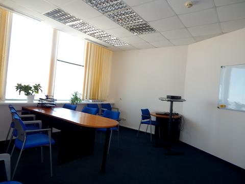 комерційна за адресою Королеви Єлизавети ІІ вул. (Глинки), 2