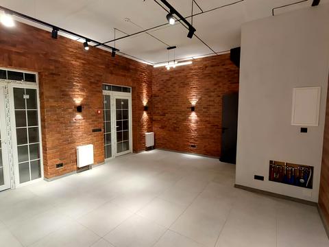 комерційна за адресою Михайла Максимовича вул. (Онуфрія Трутенка), 24