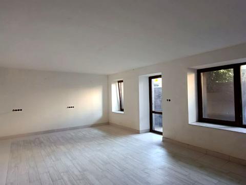 комерційна за адресою Петра Маланюка вул., 52/3