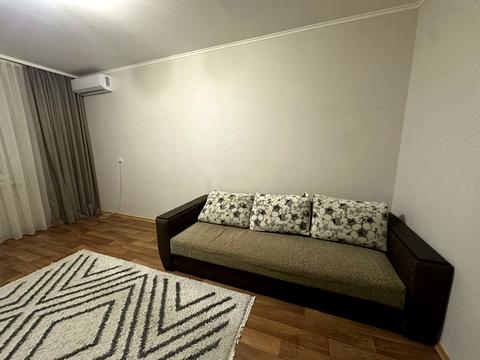 квартира за адресою Григорія Ващенка вул., 1