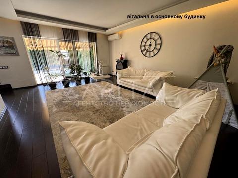 будинок за адресою с. Нові Безрадичі, Гранітна