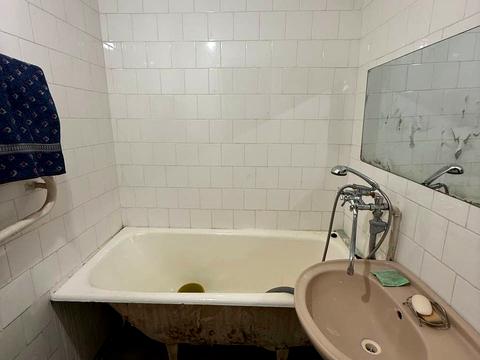 квартира за адресою Тролейбусна вул., 10