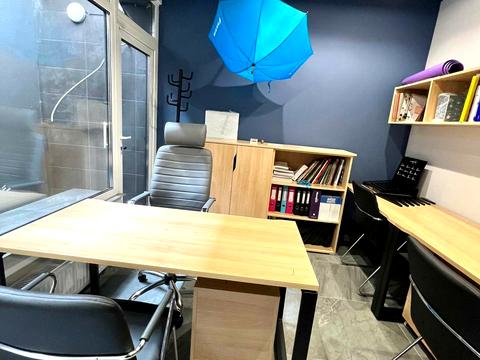 комерційна за адресою Дніпровська набережна вул., 16-Г