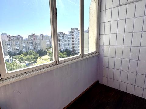 квартира за адресою Ревуцького вул., 18