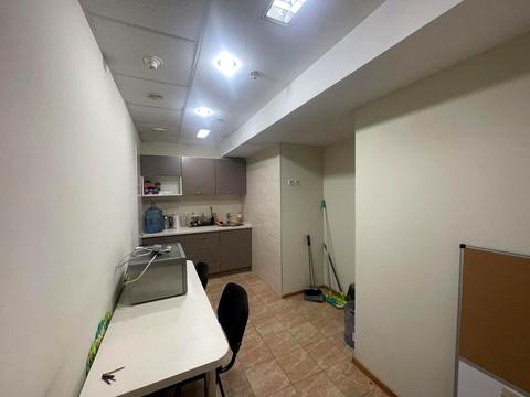 комерційна за адресою Богдана Хмельницького вул., 52а