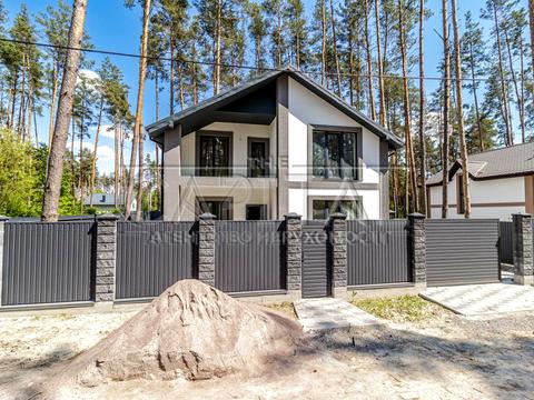 дом по адресу Небесной Сотни ул. (Паризької Комуни)