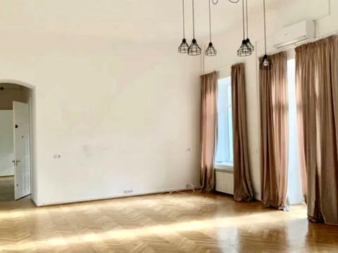 квартира за адресою Десятинна вул., 13