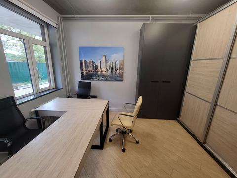 комерційна за адресою Гоголівська вул., 14