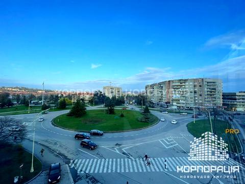 комерційна за адресою Богдана Хмельницького пл., 2В