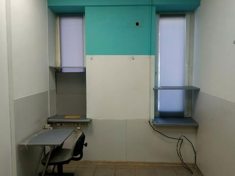 комерційна за адресою Левка Лук'яненка вул. (Маршала Тимошенка), 13-А