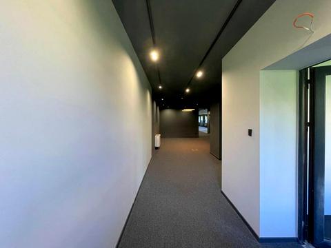 комерційна за адресою Кирилівська вул. (Фрунзе), 102