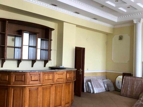 комерційна за адресою Павла Тичини вул., 2-А