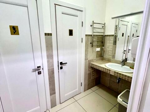коммерческая по адресу Кловский спуск, 7a