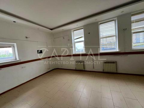 комерційна за адресою Федора Ернста вул., 4