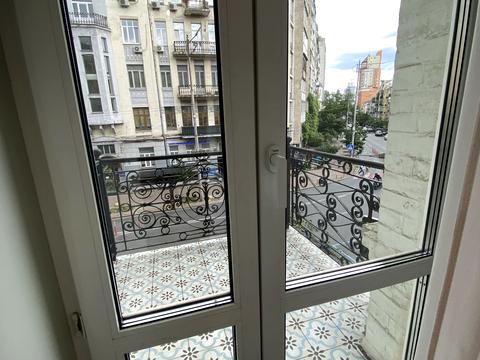 квартира за адресою Шота Руставелі вул., 24