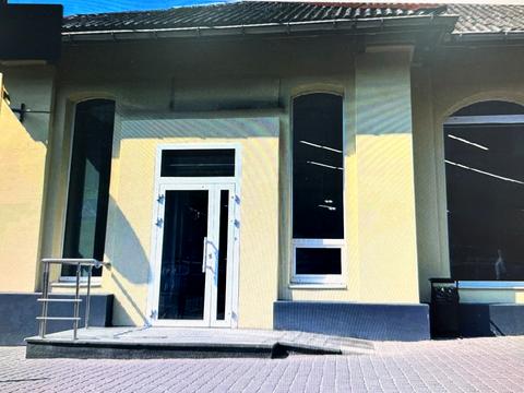 комерційна за адресою Юрія Іллєнка вул. (Мельникова), 1