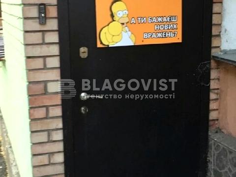 комерційна за адресою Прорізна вул., 22-Б