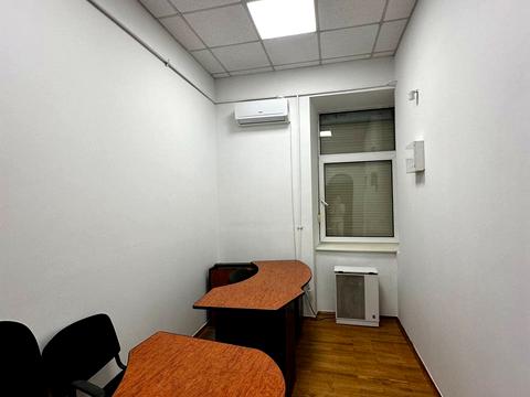 комерційна за адресою Івана Франка вул., 28
