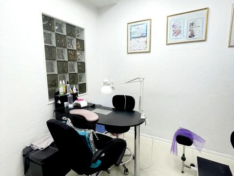 комерційна за адресою Українська вул., 48