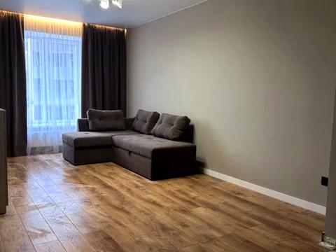 квартира за адресою Домбровського вул., 3