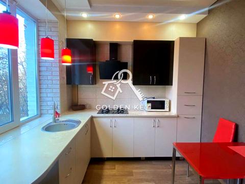 квартира за адресою Революційна, 10