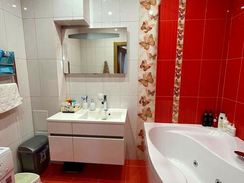 квартира за адресою Космічна вул., 3-А