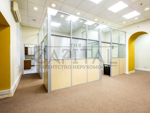 комерційна за адресою Жилянська вул., 5