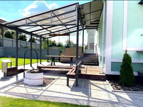будинок за адресою Івана Світличного вул. (Петровського), 98