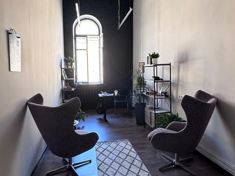 комерційна за адресою Володимирська вул., 10