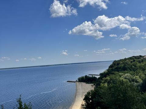 ділянка за адресою Набережно-Дніпровська вул., 1