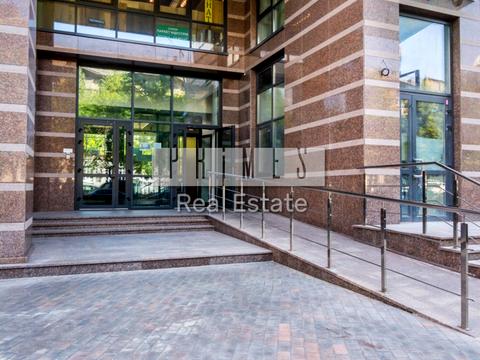 комерційна за адресою Джона Маккейна вул. (Івана Кудрі), 26