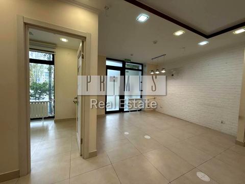 комерційна за адресою Миколи Міхновського бульв. (Дружби Народів), 32