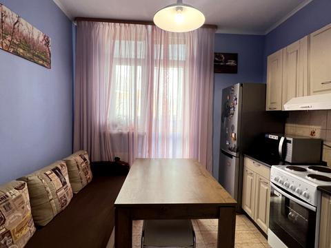 квартира за адресою Сім'ї Кульженків вул. (Петра Дегтяренка), 33