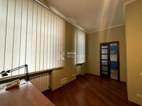 комерційна за адресою Шовковична вул., 21